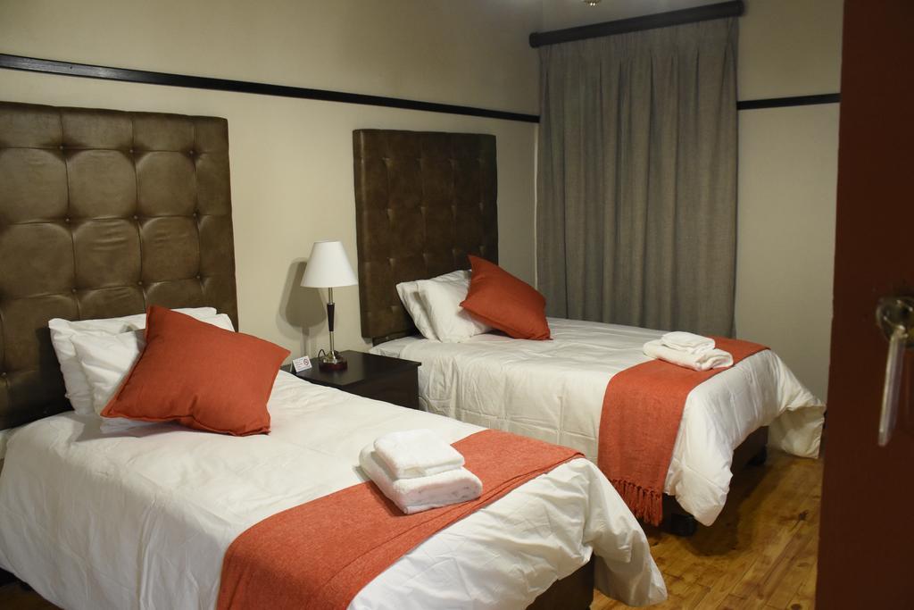 New Rush Guest House Kimberley Exterior foto